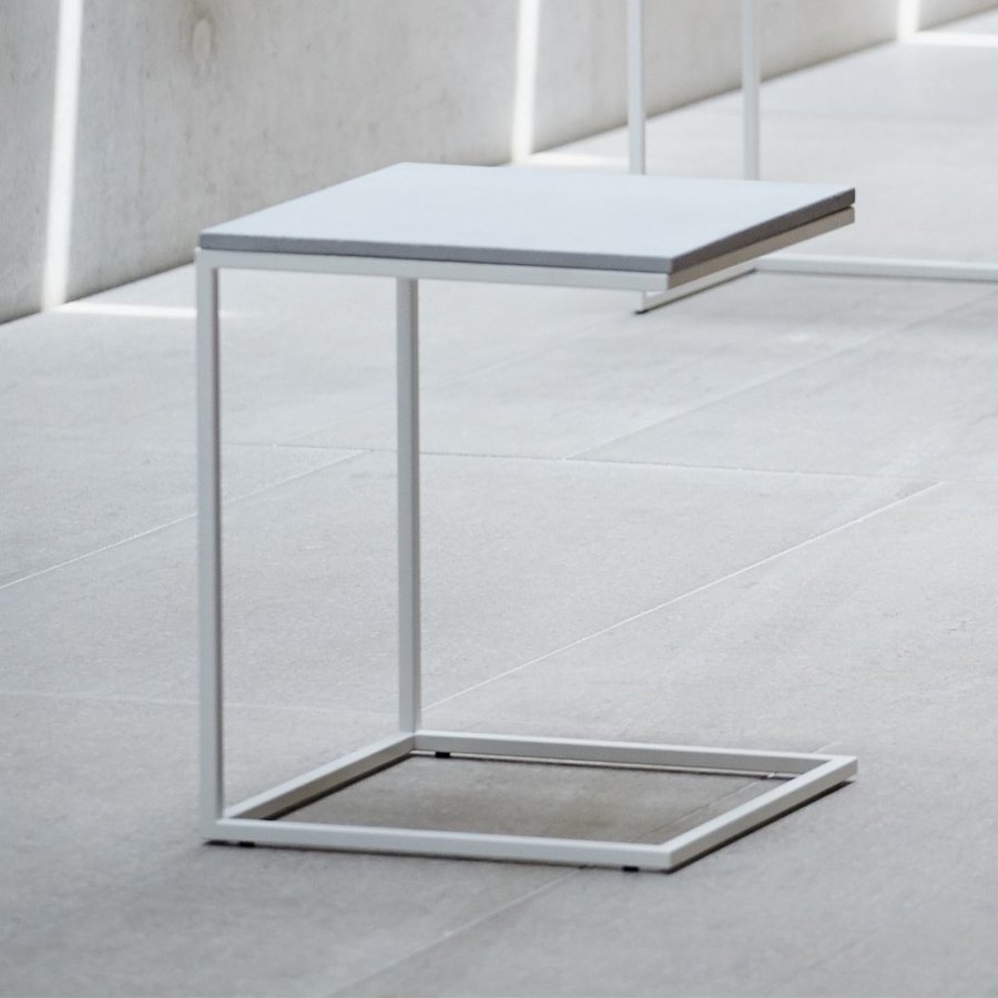 Príručný stôl BETON otvorený 40×40 cm | biela podnož