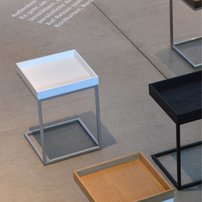 Príručný stôl PIZZO | jaseň biela | čierna podnož